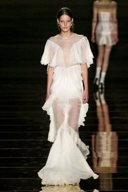 Francesco Scognamiglio göster