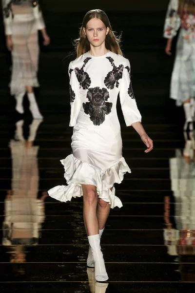 Francesco Scognamiglio göster