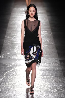 Emilio Pucci gösteri