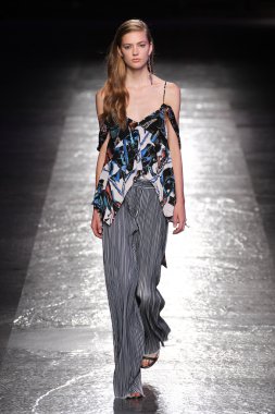 Emilio Pucci gösteri