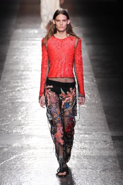 Emilio Pucci gösteri