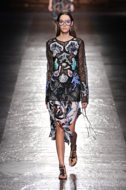 Emilio Pucci gösteri