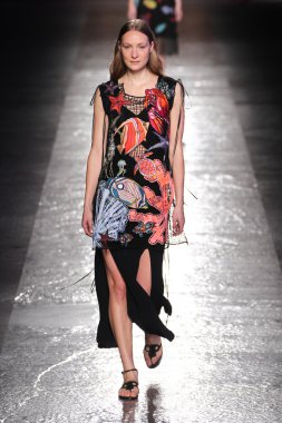 Emilio Pucci gösteri