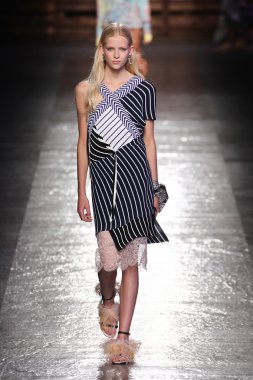 Emilio Pucci gösteri