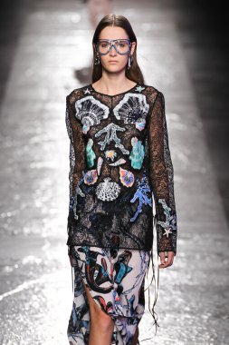 Emilio Pucci gösteri