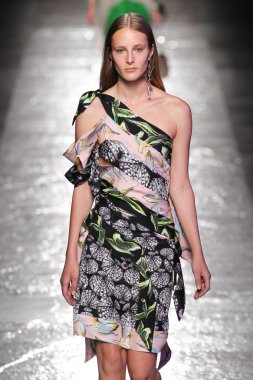 Emilio Pucci gösteri