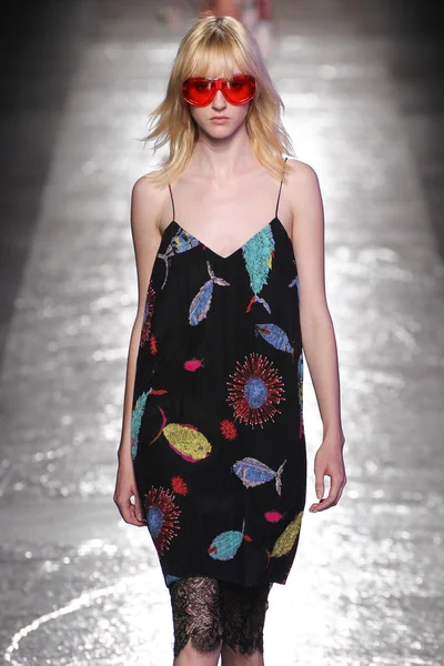 Emilio Pucci gösteri