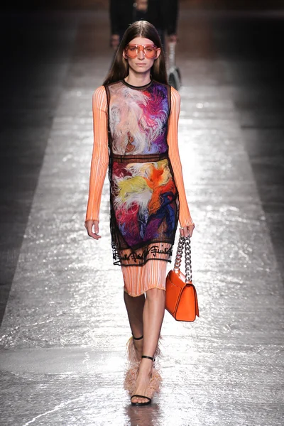 Emilio Pucci gösteri