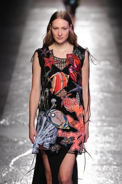 Emilio Pucci gösteri