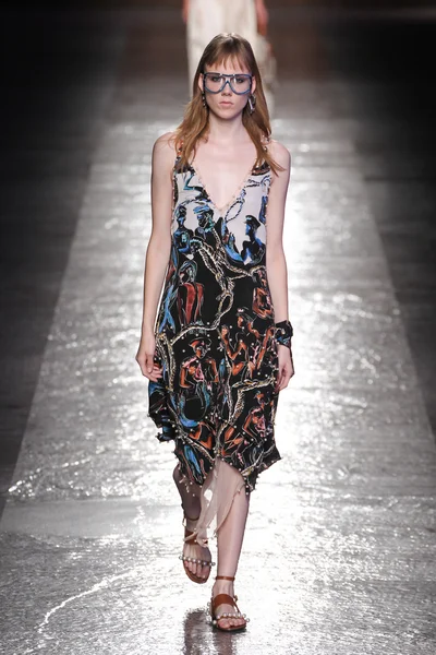 Emilio Pucci gösteri