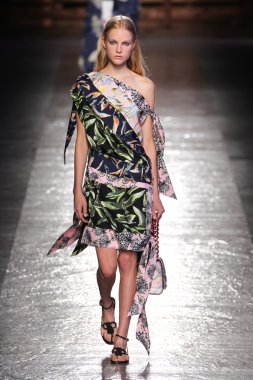 Emilio Pucci gösteri