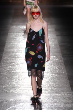 Emilio Pucci gösteri