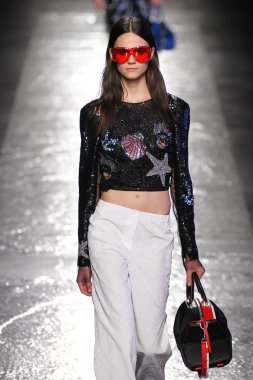 Emilio Pucci gösteri