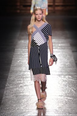 Emilio Pucci gösteri