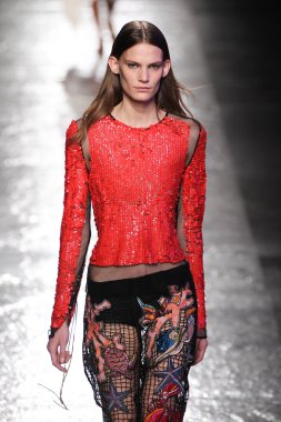 Emilio Pucci gösteri