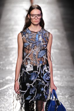 Emilio Pucci gösteri