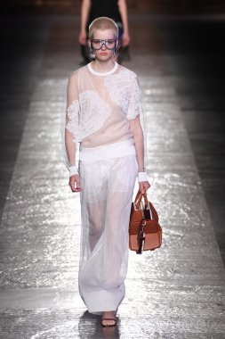 Emilio Pucci gösteri