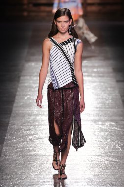 Emilio Pucci gösteri