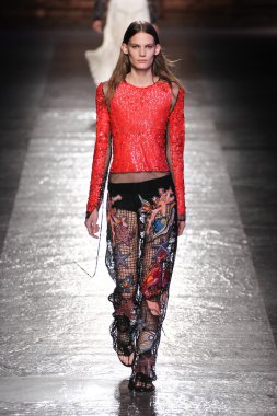 Emilio Pucci gösteri