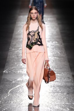 Emilio Pucci gösteri