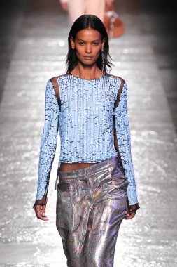 Emilio Pucci gösteri