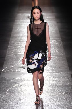 Emilio Pucci gösteri