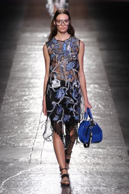 Emilio Pucci gösteri