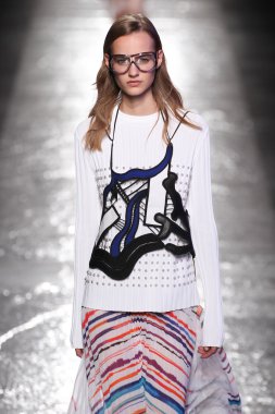 Emilio Pucci gösteri
