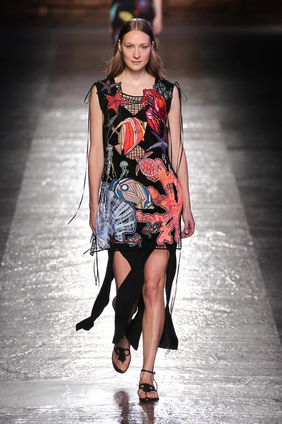 Emilio Pucci gösteri