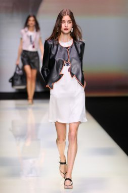 Emporio Armani gösteri