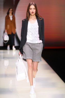 Emporio Armani gösteri