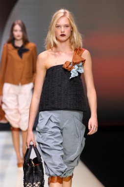 Emporio Armani gösteri