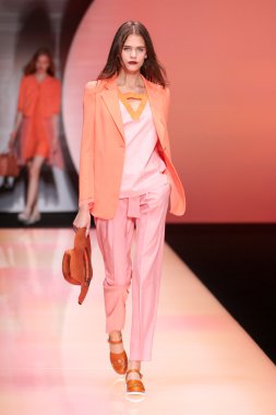 Emporio Armani gösteri