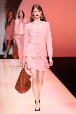 Emporio Armani gösteri