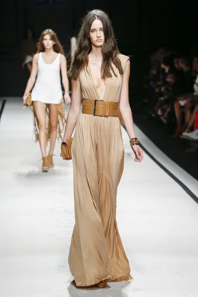 Elisabetta Franchi fashion show — Stock Photo, Image