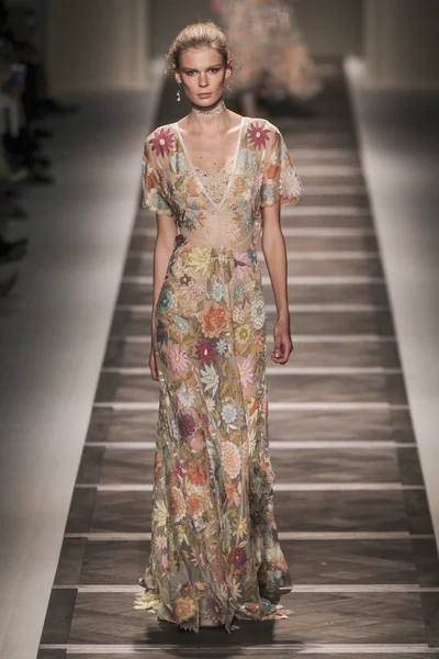 Etro แฟชั่นโชว์ — ภาพถ่ายสต็อก