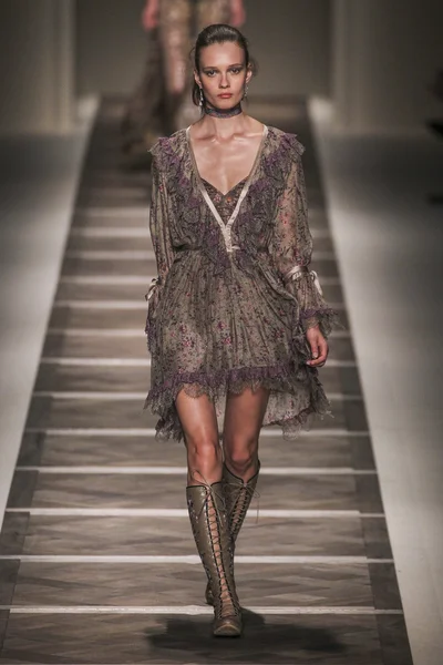 ETRO modeshow — Stockfoto