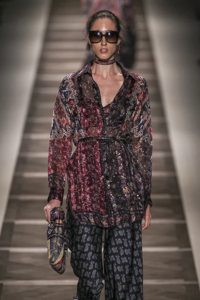 ETRO modeshow — Stockfoto