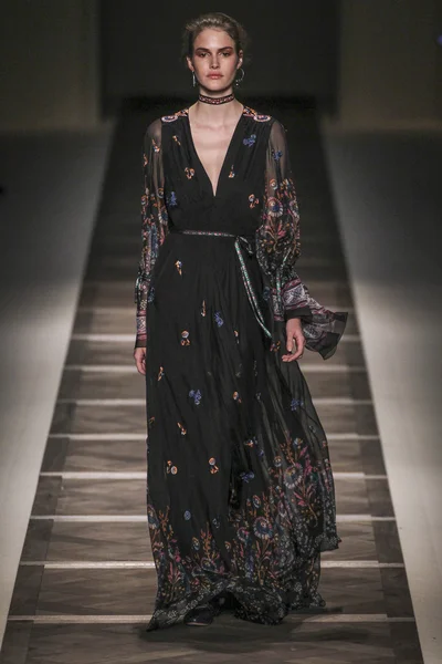 ETRO modeshow — Stockfoto