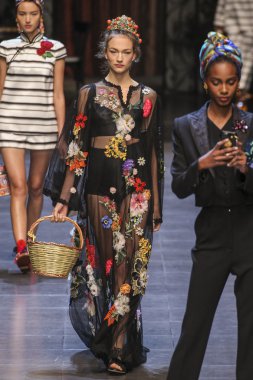 Dolce ve Gabbana gösterisi