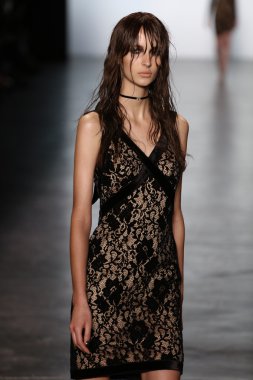 Tadashi Shoji 2016 Sonbaharı