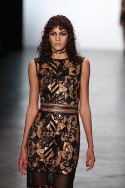 Tadashi Shoji 2016 Sonbaharı