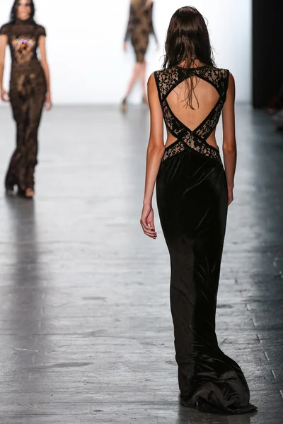 Tadashi Shoji herfst 2016 — Stockfoto