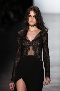 Tadashi Shoji 2016 Sonbaharı