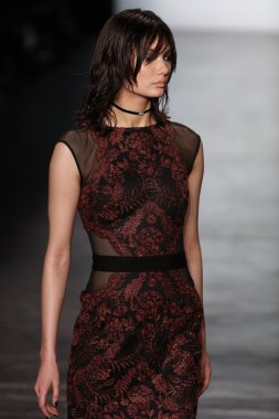 Tadashi Shoji 2016 Sonbaharı