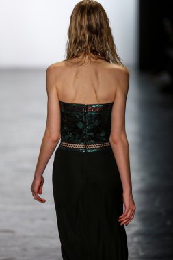 Tadashi Shoji 2016 Sonbaharı