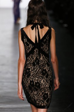 Tadashi Shoji 2016 Sonbaharı