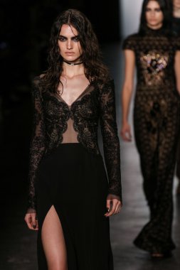 Tadashi Shoji 2016 Sonbaharı