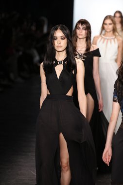 Tadashi Shoji 2016 Sonbaharı