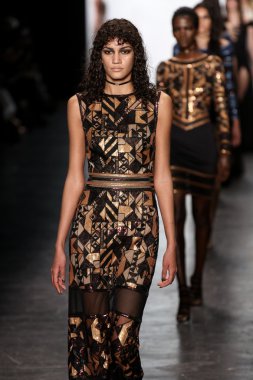 Tadashi Shoji 2016 Sonbaharı